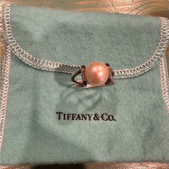 Tiffany & Co. Silver Pearl Ring - Picture 6 of 6